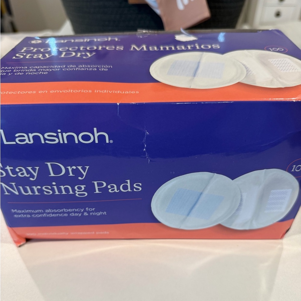 Lansinoh Stay Dry Nursing Pads - 100+